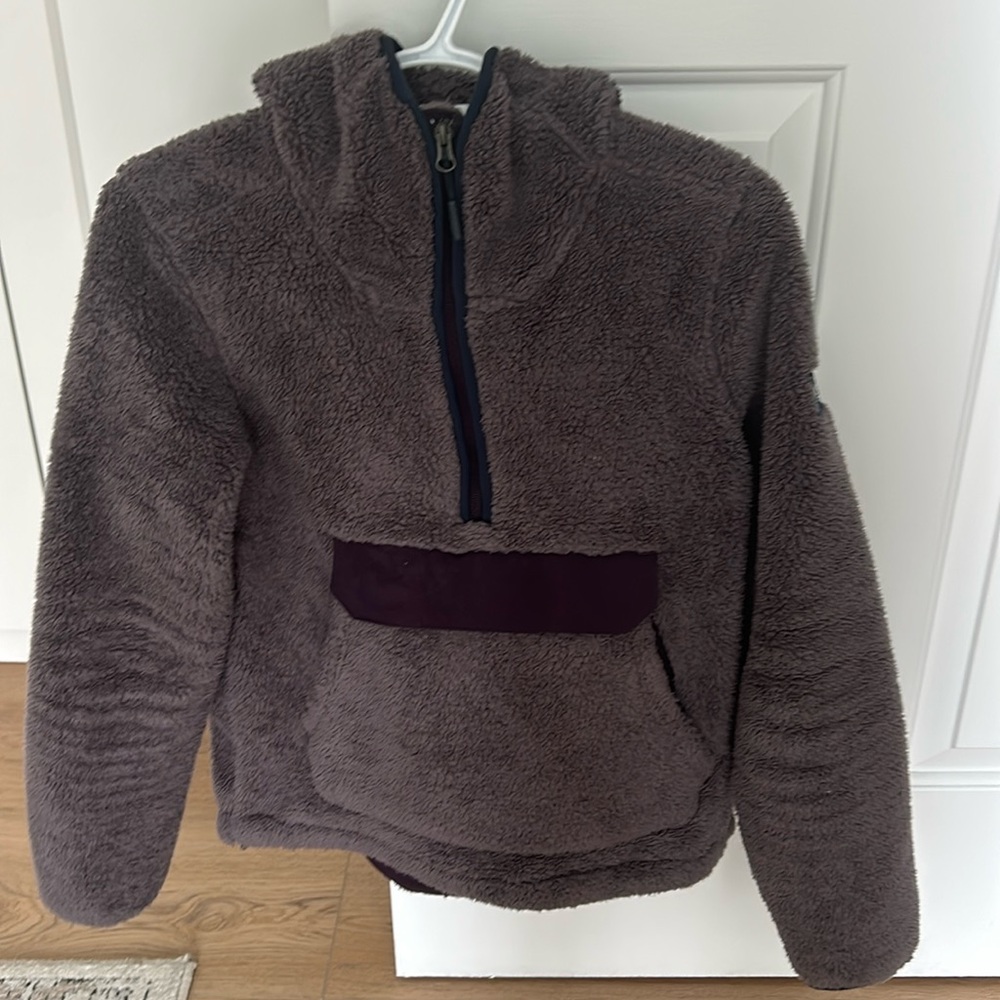 Eggplant purple north face teddy pullover